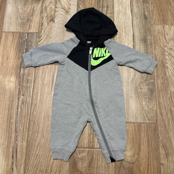 Nike Baby Boys Hooded Sportswear Chevron Coveralls - Picture 2 of 4